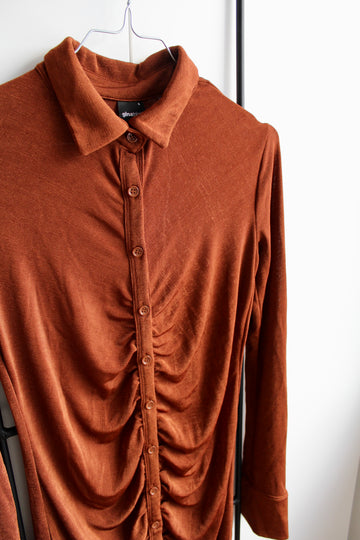 Brun glimmerkjole fra Gina Tricot - str. S