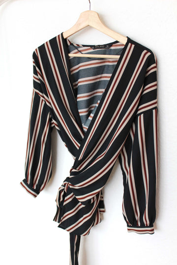 Stribet wrap bluse fra Zara - str. M
