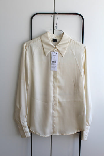 Saga shirt fra Gina Tricot - str. S