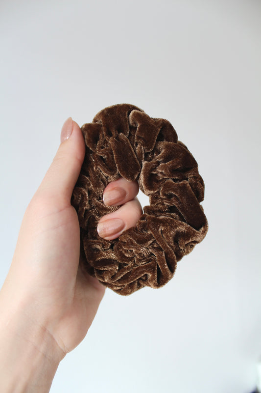 Line scrunchie - lysebrun