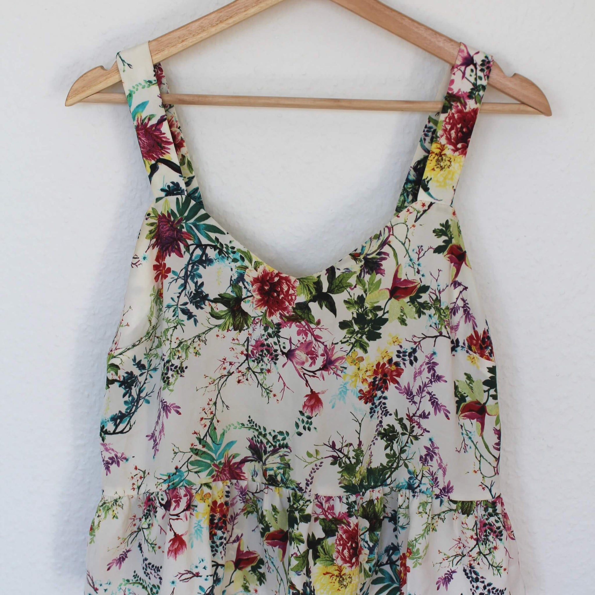 Blomstret top med peplum fra Stradivarius - str. S